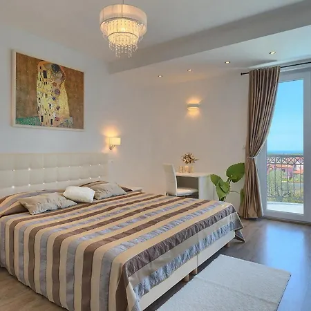 Stephanie Holiday home *