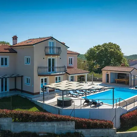 Stephanie Holiday home *